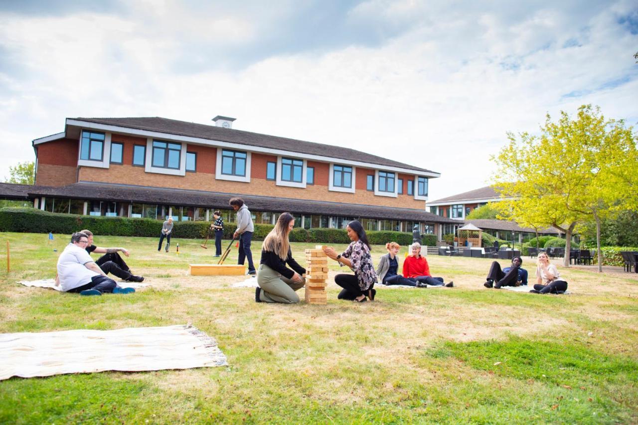 Kents Hill Park Training & Conference Centre Hotel Milton Keynes Exterior photo