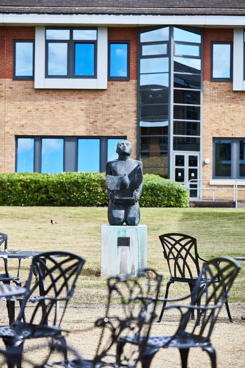 Kents Hill Park Training & Conference Centre Hotel Milton Keynes Exterior photo